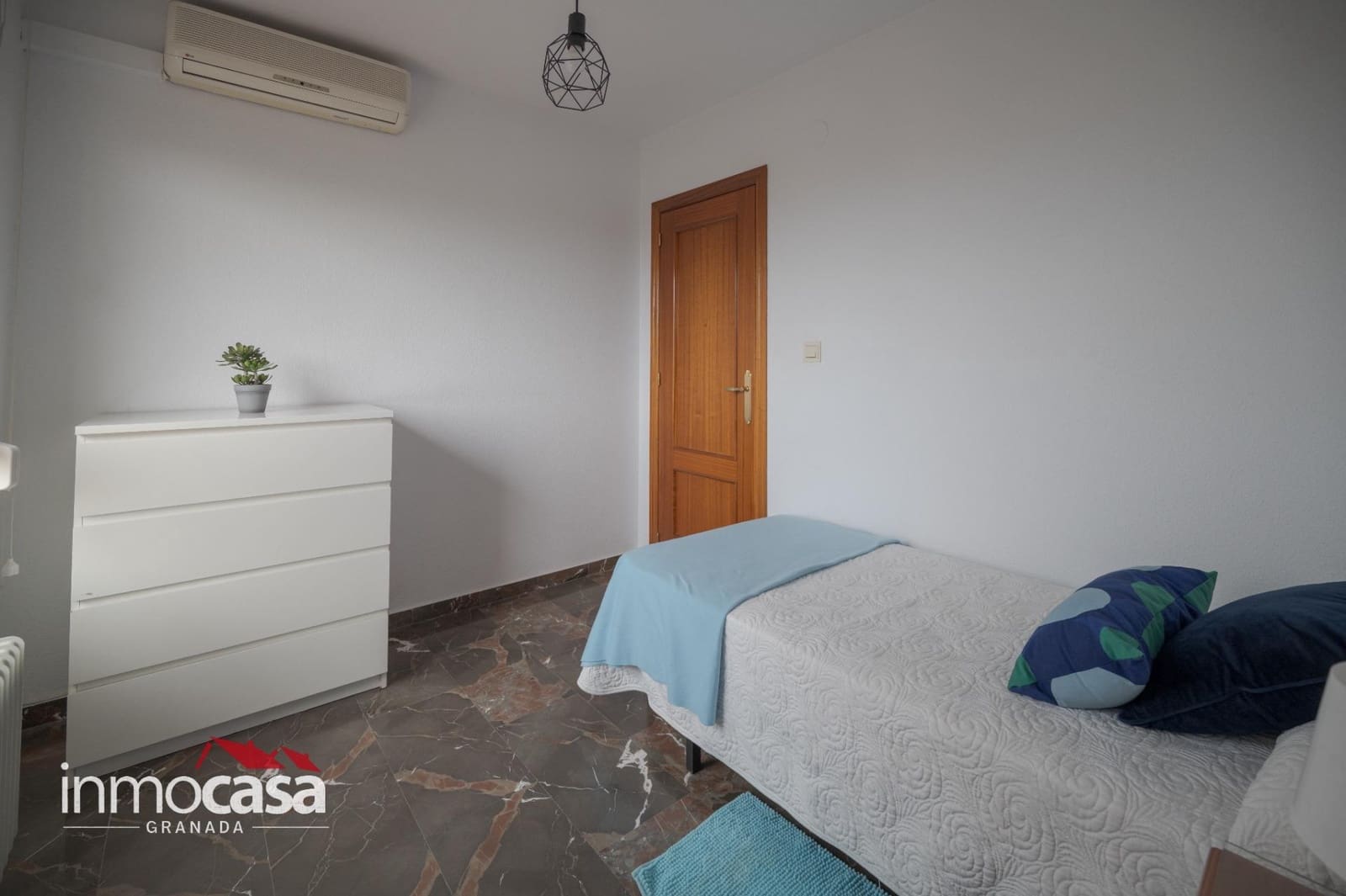 3 soveværelse Lejlighed til salg i Granada by med garage - € 299.999 (Ref: 10139852)