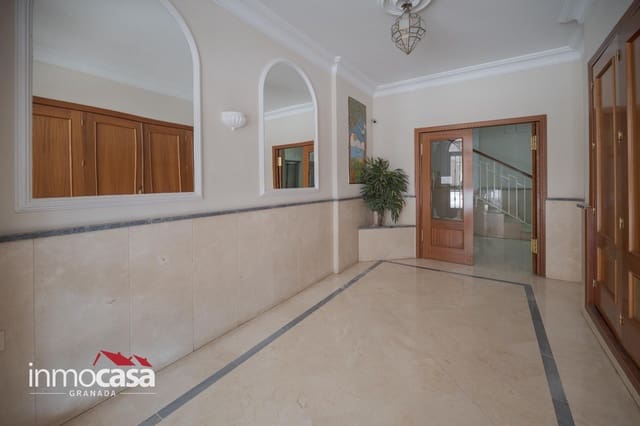 3 soveværelse Lejlighed til salg i Granada by med garage - € 299.999 (Ref: 10139852)