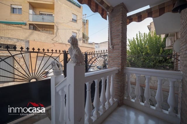 6 quarto Moradia para venda em Maracena com garagem - 380 000 € (Ref: 10159848)