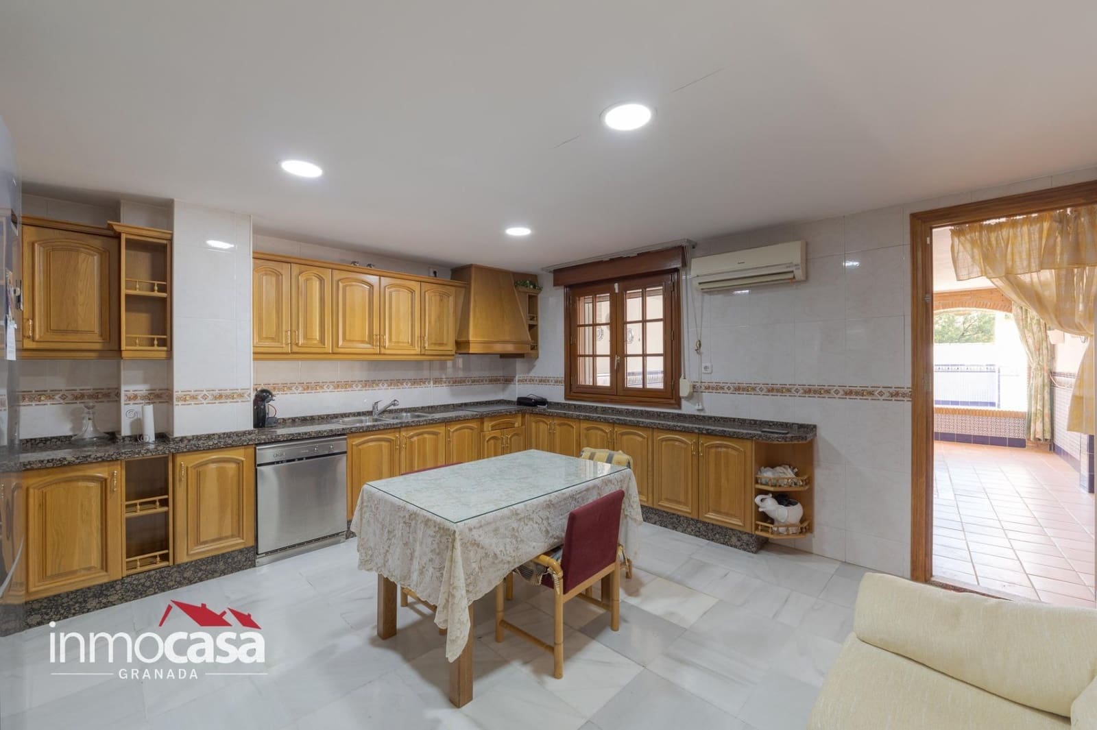 6 quarto Moradia para venda em Maracena com garagem - 380 000 € (Ref: 10159848)