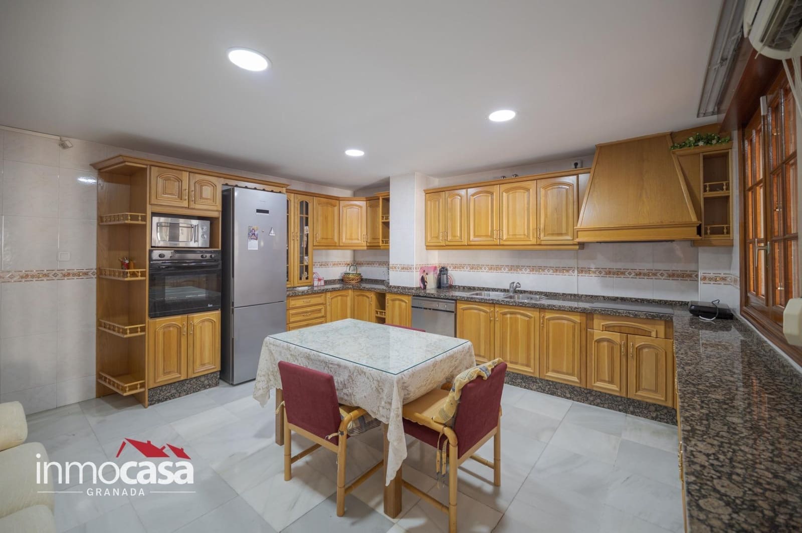 6 quarto Moradia para venda em Maracena com garagem - 380 000 € (Ref: 10159848)