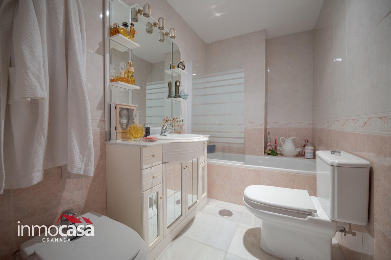 6 quarto Moradia para venda em Maracena com garagem - 380 000 € (Ref: 10159848)