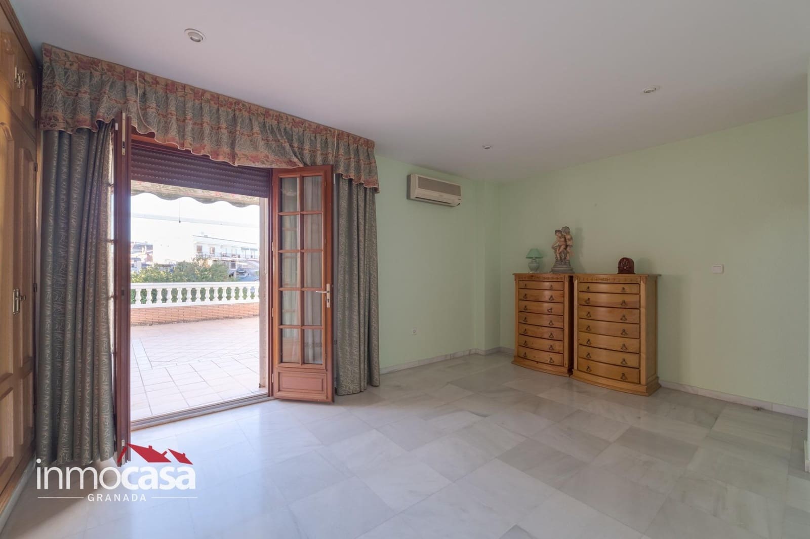 6 quarto Moradia para venda em Maracena com garagem - 380 000 € (Ref: 10159848)