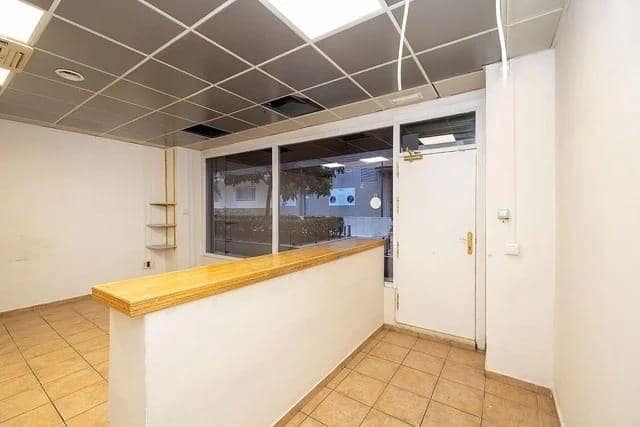 Comercial para arrendar em Granada cidade - 600 € (Ref: 10165178)