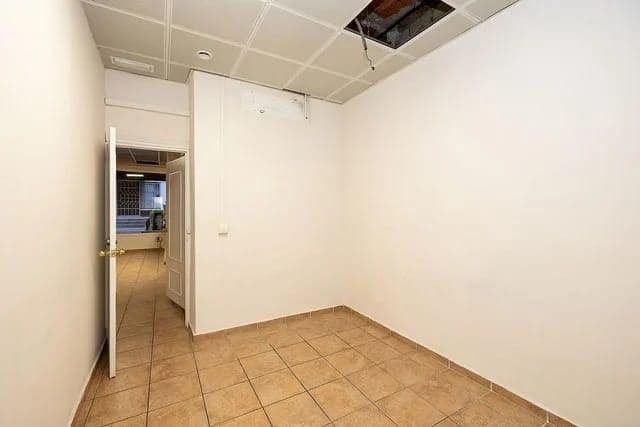 Comercial para arrendar em Granada cidade - 600 € (Ref: 10165178)