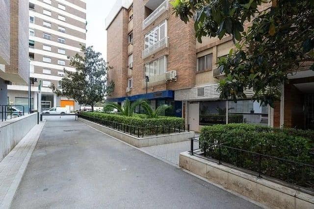 Comercial para arrendar em Granada cidade - 600 € (Ref: 10165178)