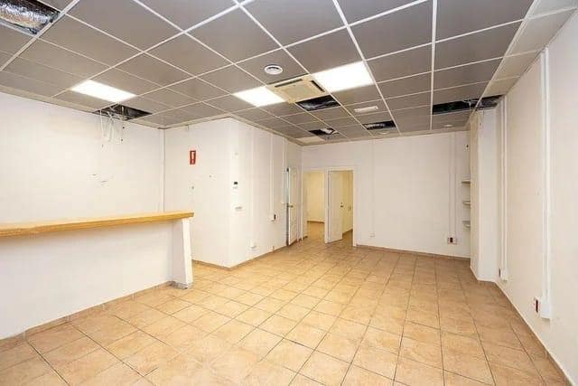 Comercial para arrendar em Granada cidade - 600 € (Ref: 10165178)