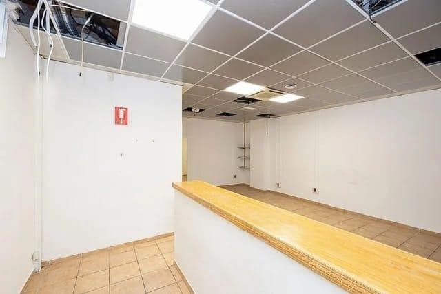 Comercial para arrendar em Granada cidade - 600 € (Ref: 10165178)