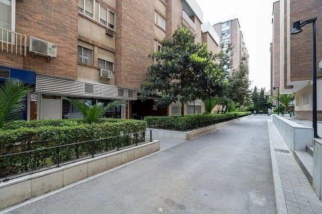 Comercial para arrendar em Granada cidade - 600 € (Ref: 10165178)