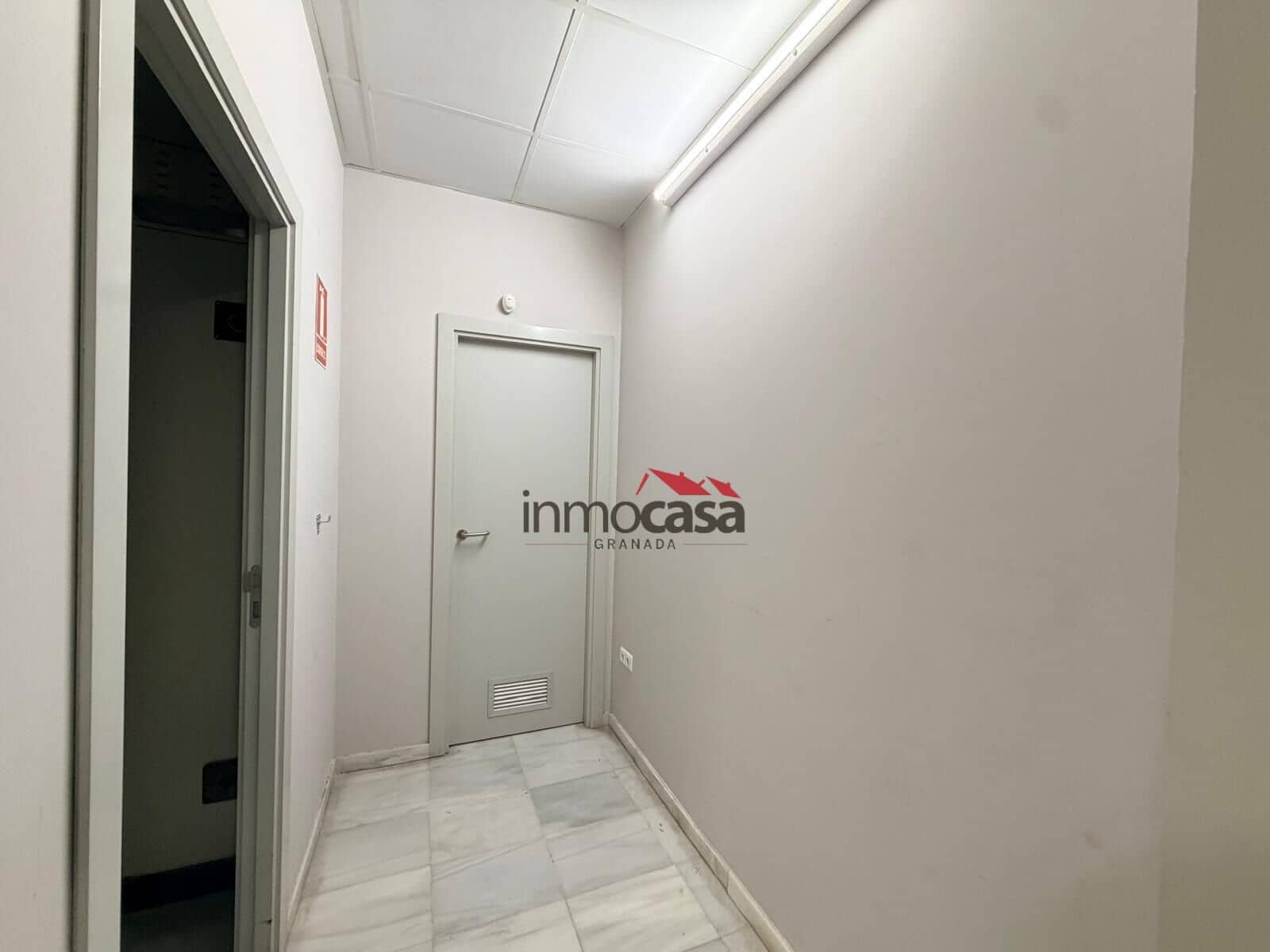 Commercial for rent in Armilla - € 2,650 (Ref: 10166805)