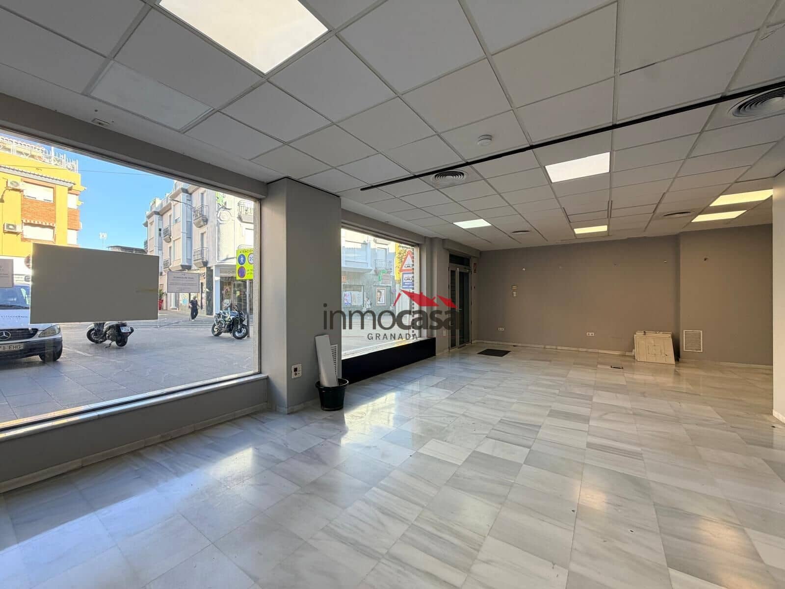 Commercial for rent in Armilla - € 2,650 (Ref: 10166805)