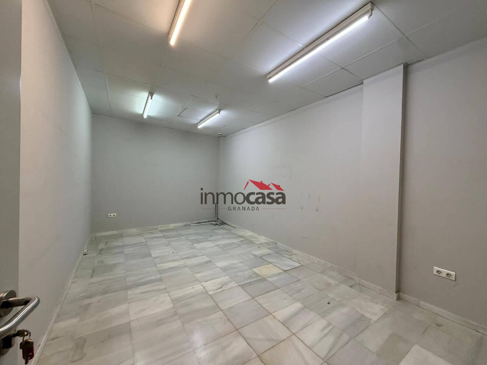Commercial for rent in Armilla - € 2,650 (Ref: 10166805)
