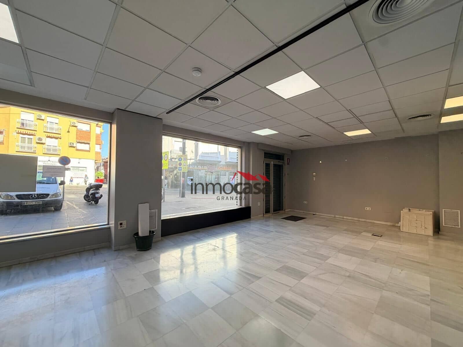 Commercial for rent in Armilla - € 2,650 (Ref: 10166805)