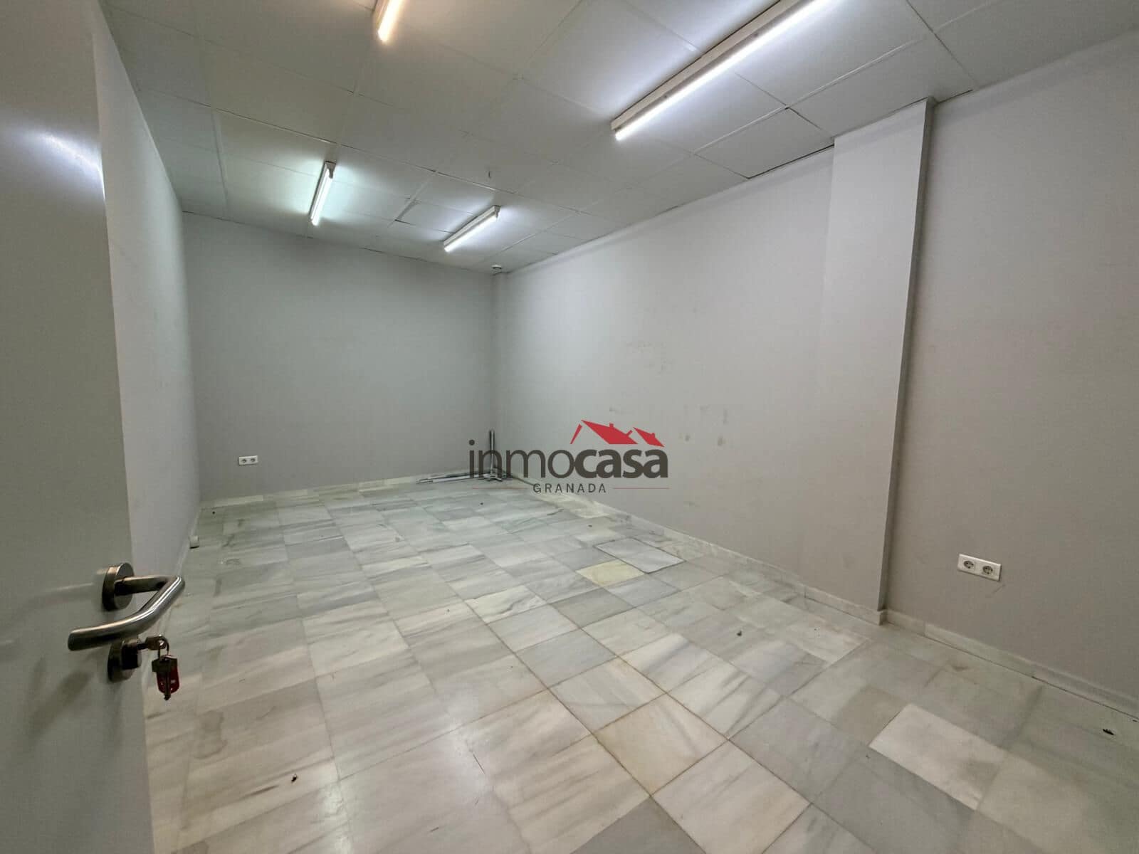 Commercial for rent in Armilla - € 2,650 (Ref: 10166805)