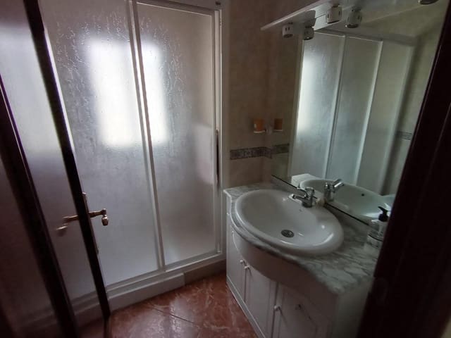 3 sypialnia Mieszkanie do wynajęcia w Miasto Grenada - 800 € (Ref: 10168612)