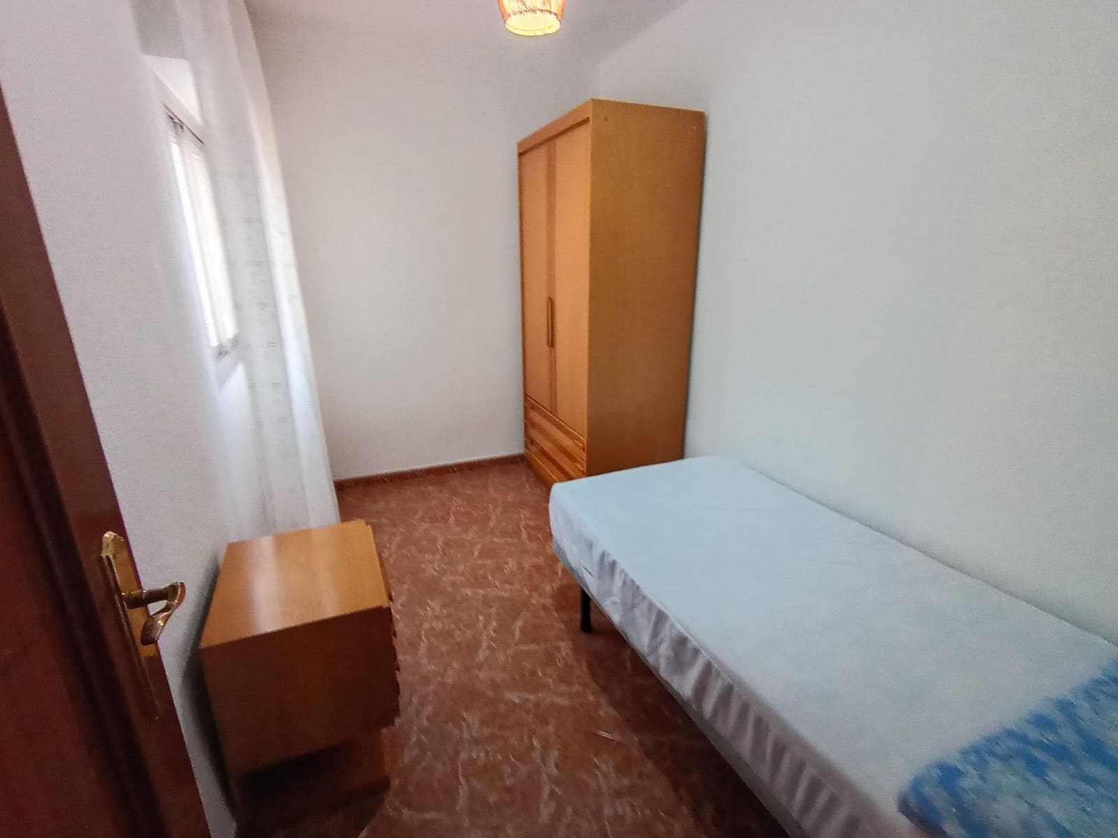 3 Zimmer Wohnung zu vermieten in Granada Stadt - 800 € (Ref: 10168612)