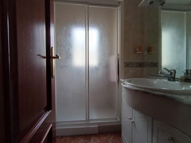 3 sypialnia Mieszkanie do wynajęcia w Miasto Grenada - 800 € (Ref: 10168612)