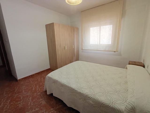 3 sypialnia Mieszkanie do wynajęcia w Miasto Grenada - 800 € (Ref: 10168612)