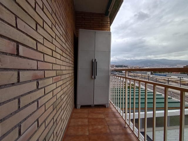 3 sypialnia Mieszkanie do wynajęcia w Miasto Grenada - 800 € (Ref: 10168612)