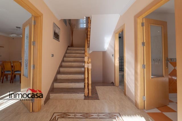 3 soveværelse Villa til salg i Gabia Grande, Las Gabias med swimmingpool garage - € 418.000 (Ref: 10171865)