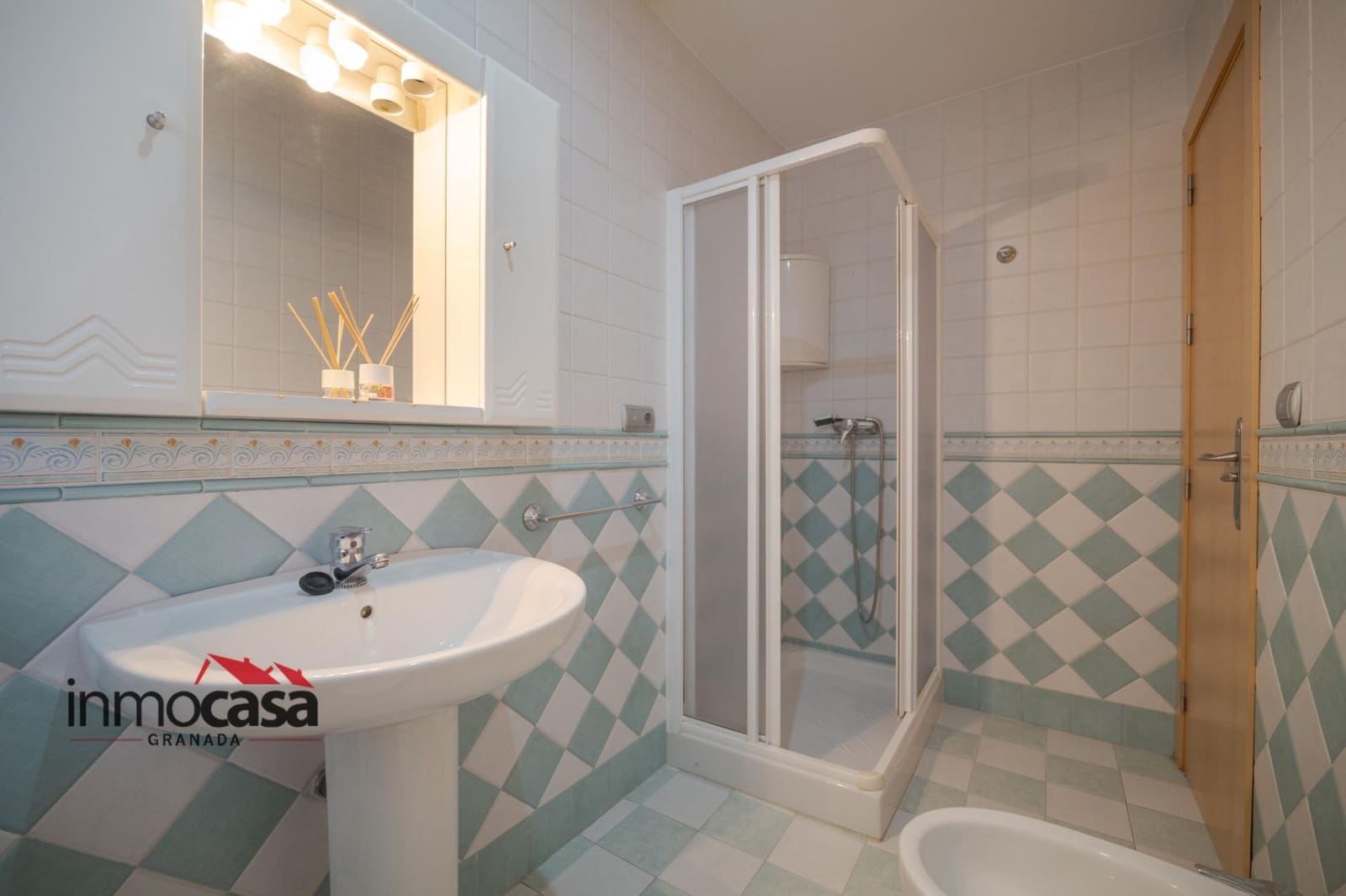 3 bedroom Villa for sale in Las Gabias with pool garage - € 418,000 (Ref: 10171865)