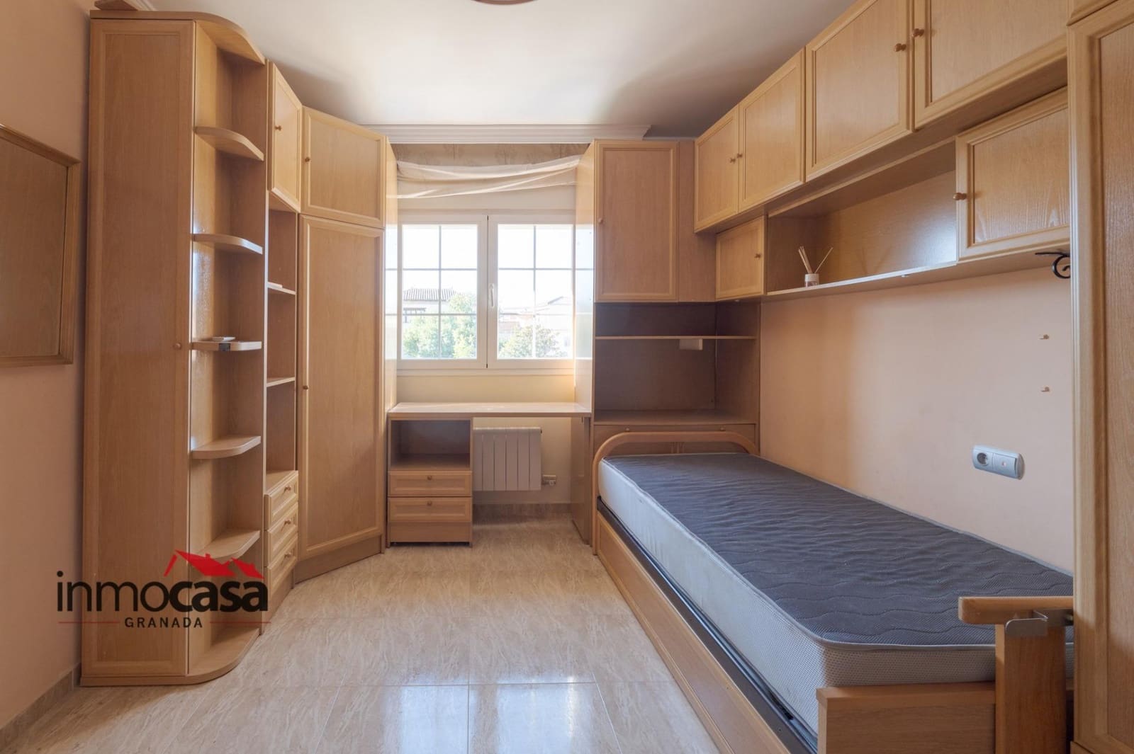 3 bedroom Villa for sale in Las Gabias with pool garage - € 418,000 (Ref: 10171865)
