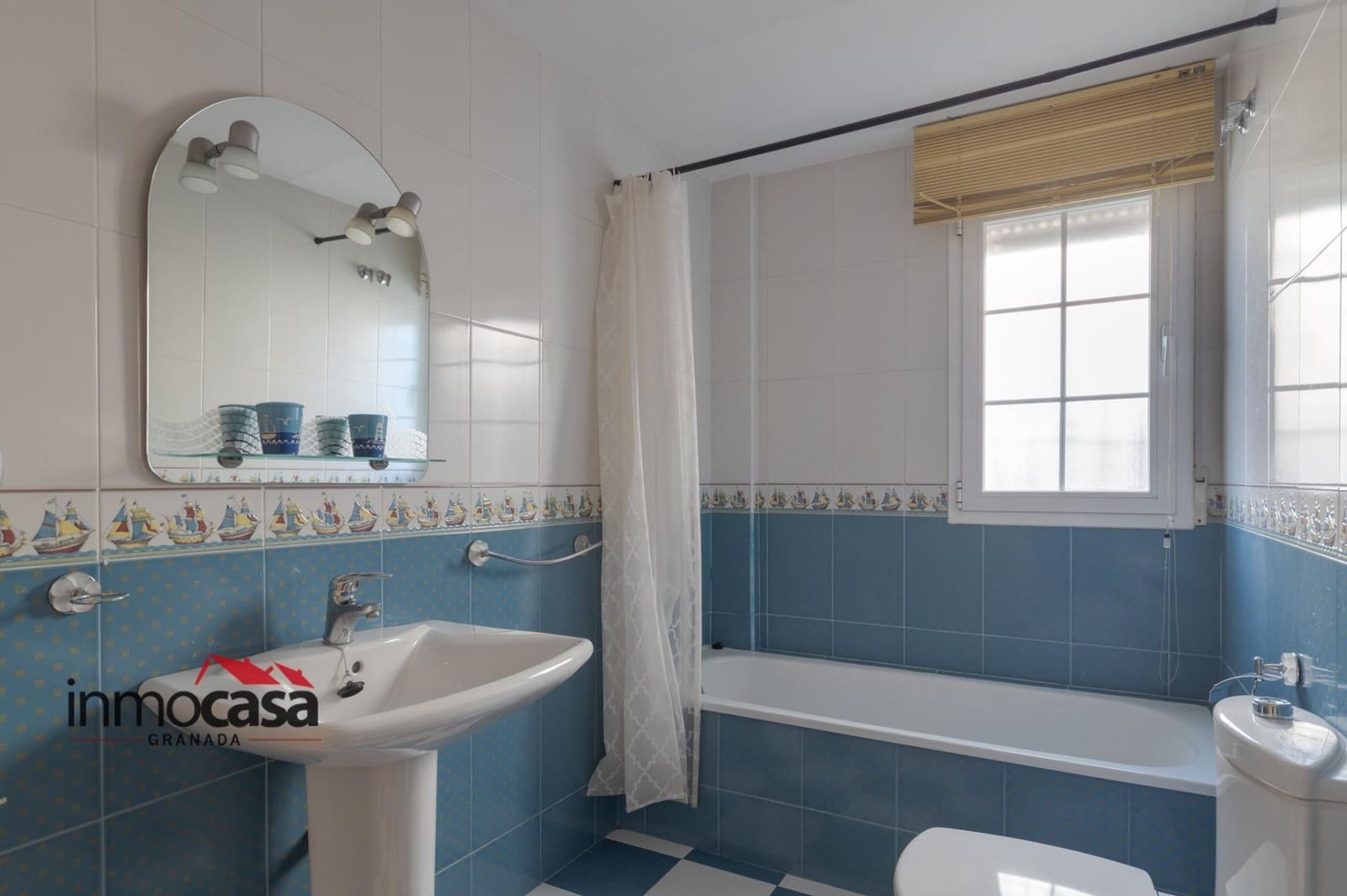 3 bedroom Villa for sale in Las Gabias with pool garage - € 418,000 (Ref: 10171865)