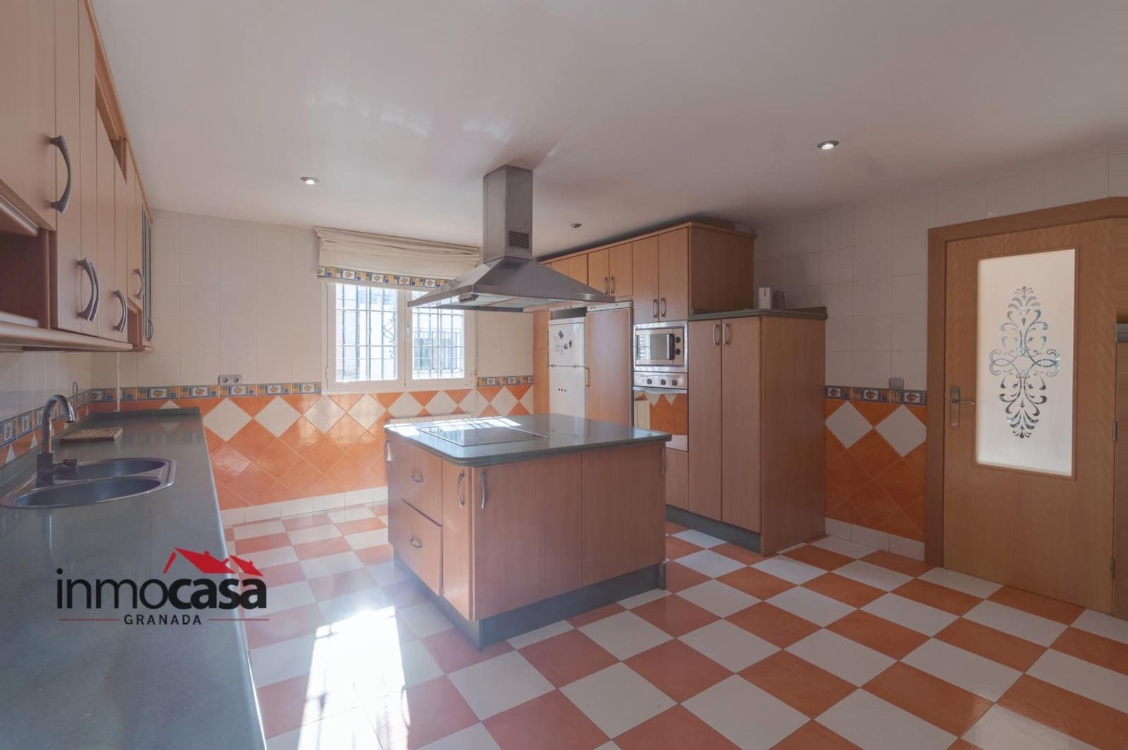 3 bedroom Villa for sale in Las Gabias with pool garage - € 418,000 (Ref: 10171865)