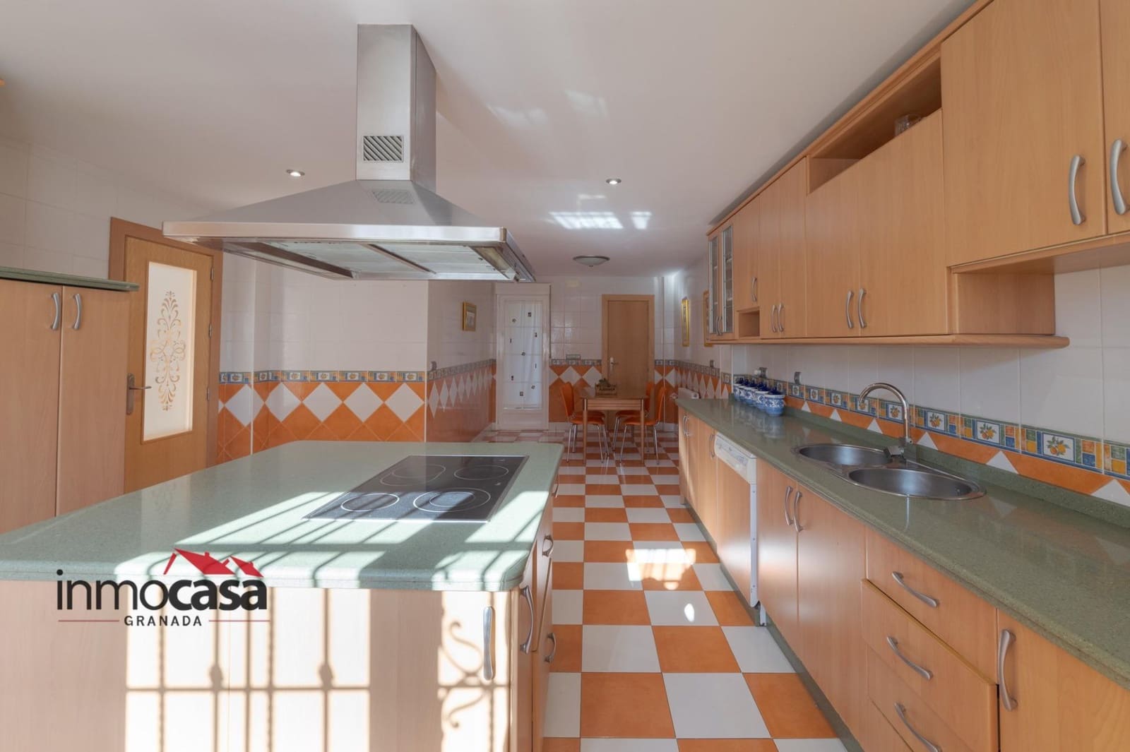 3 bedroom Villa for sale in Las Gabias with pool garage - € 418,000 (Ref: 10171865)