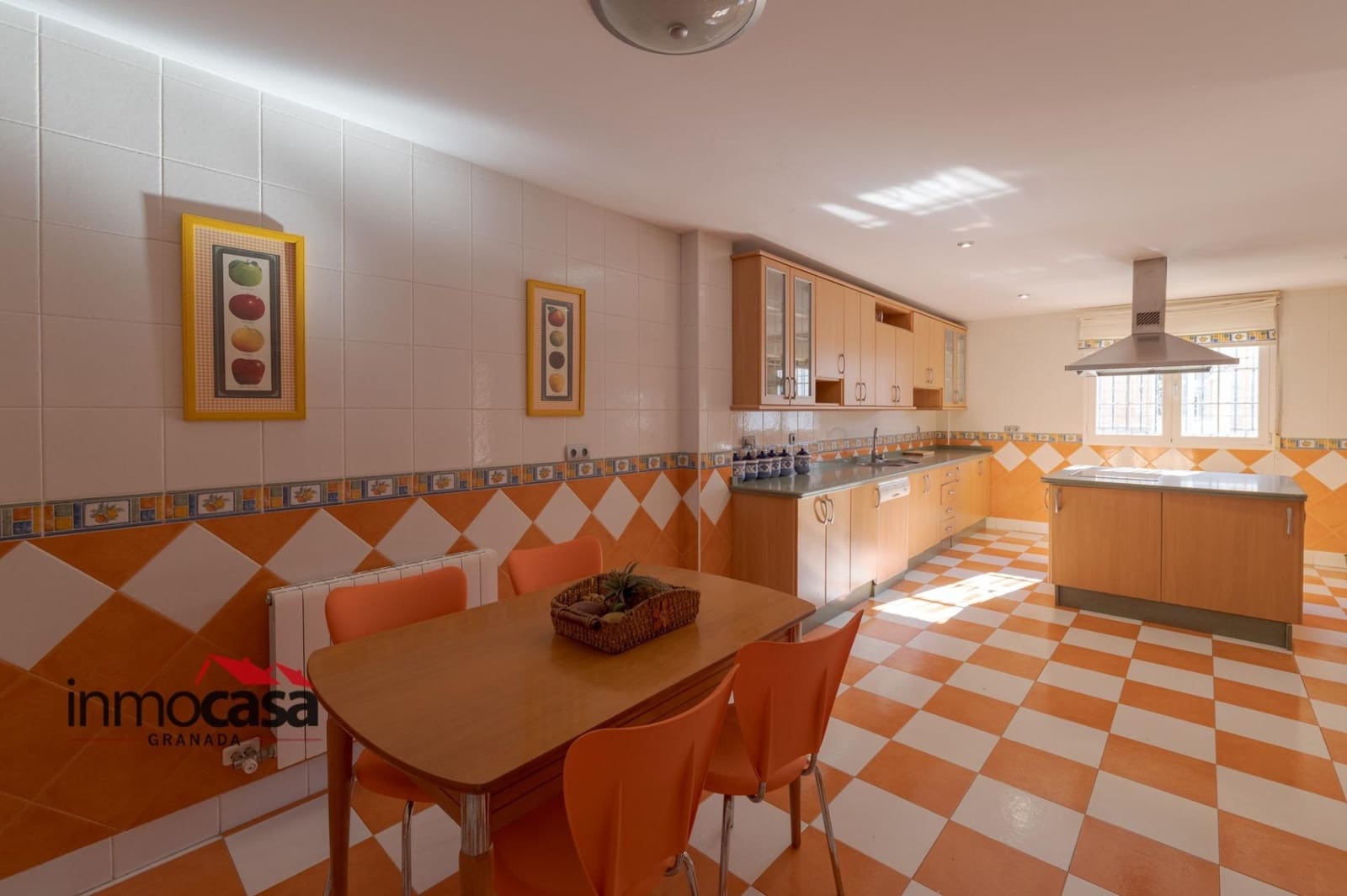 3 bedroom Villa for sale in Las Gabias with pool garage - € 418,000 (Ref: 10171865)