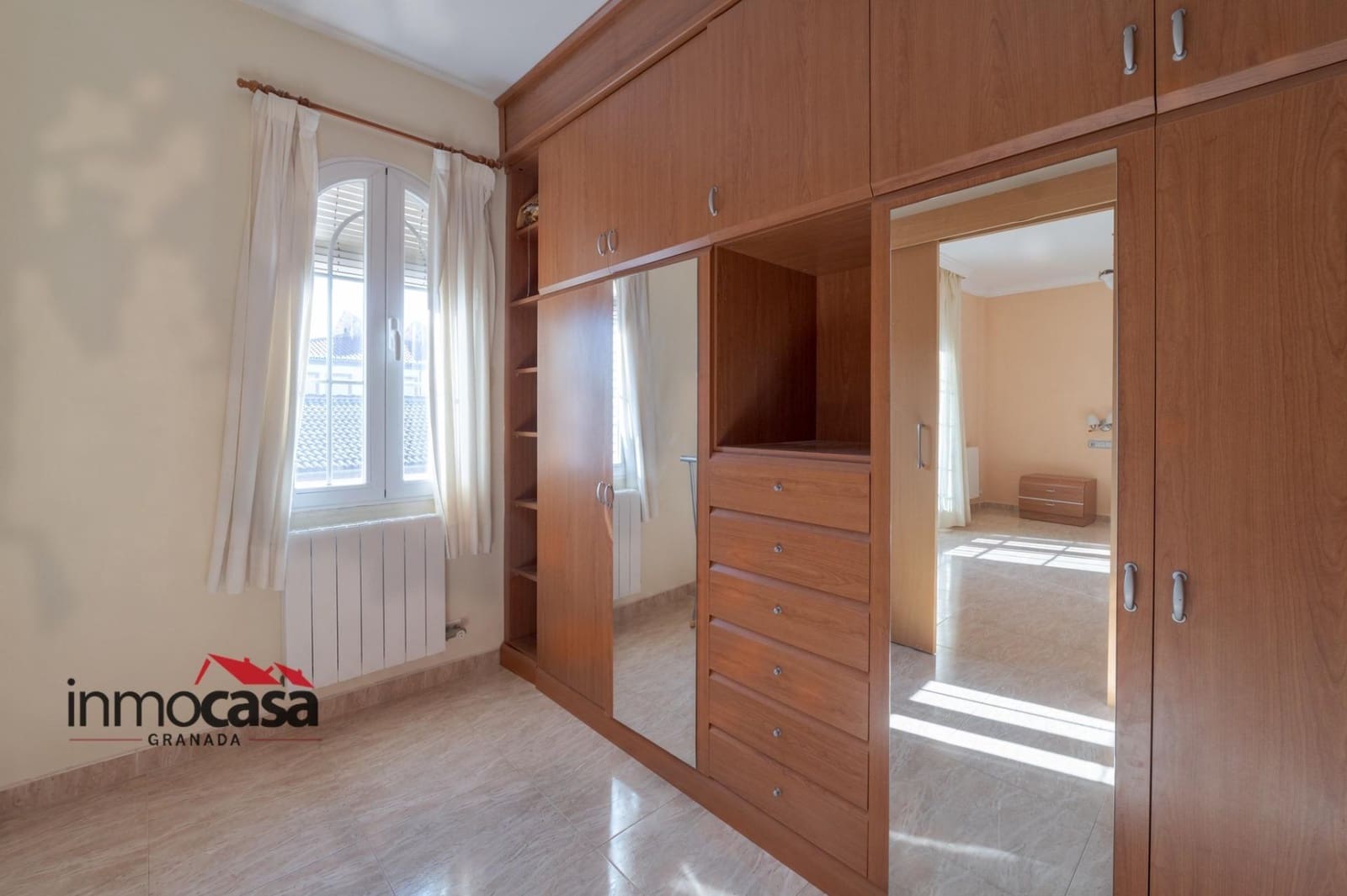 3 bedroom Villa for sale in Las Gabias with pool garage - € 418,000 (Ref: 10171865)
