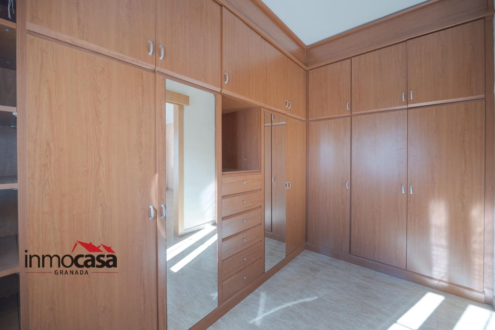 3 bedroom Villa for sale in Las Gabias with pool garage - € 418,000 (Ref: 10171865)