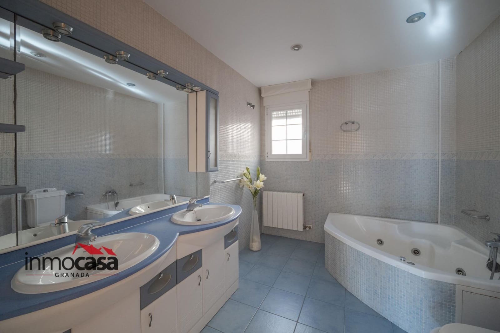 3 bedroom Villa for sale in Las Gabias with pool garage - € 418,000 (Ref: 10171865)