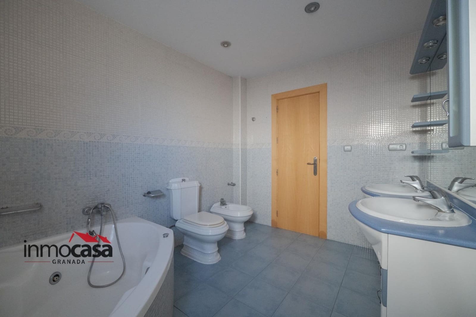 3 bedroom Villa for sale in Las Gabias with pool garage - € 418,000 (Ref: 10171865)