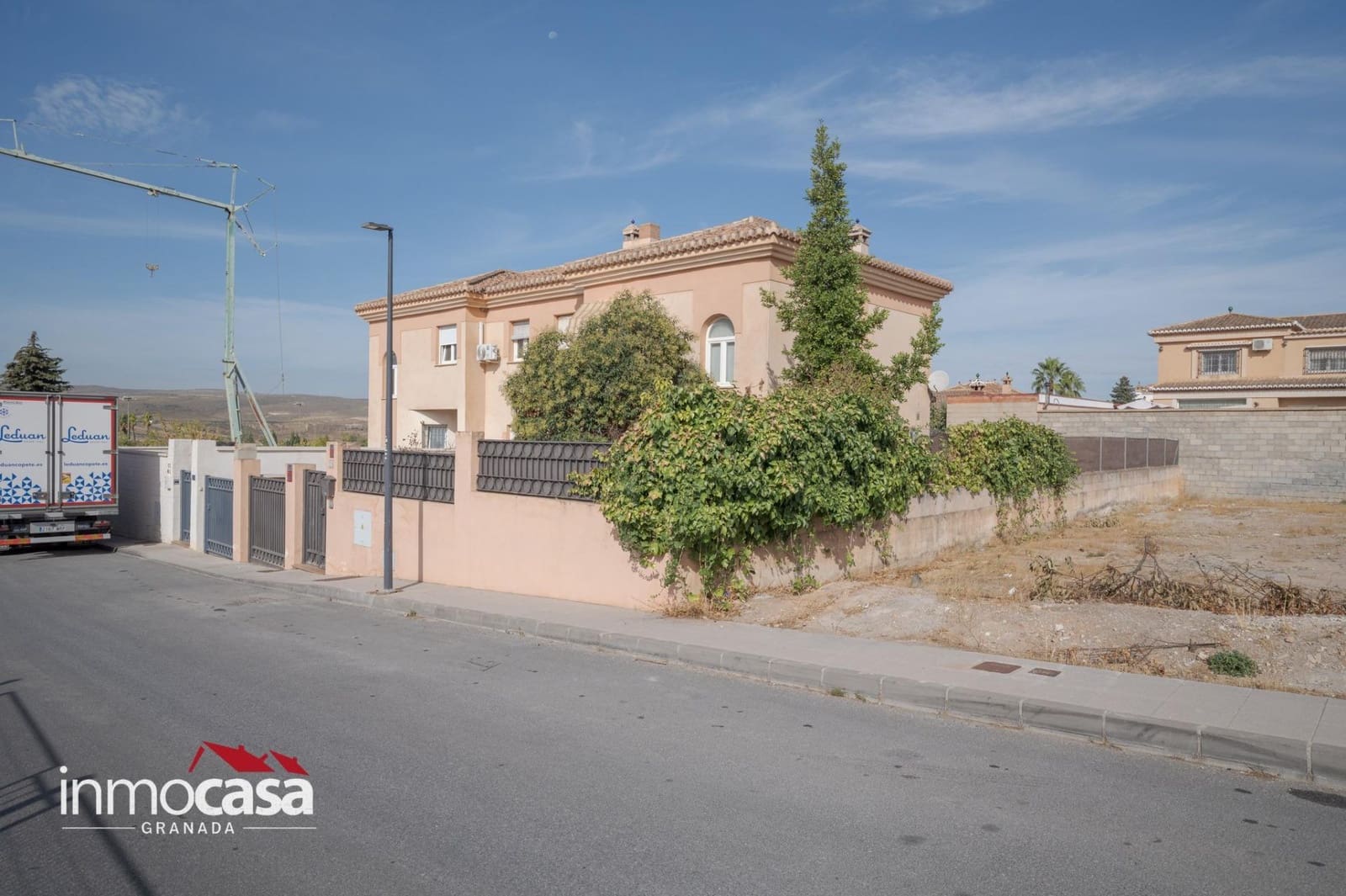 Pareado de 5 habitaciones en Padul en venta con piscina garaje - 305.000 € (Ref: 10171866)