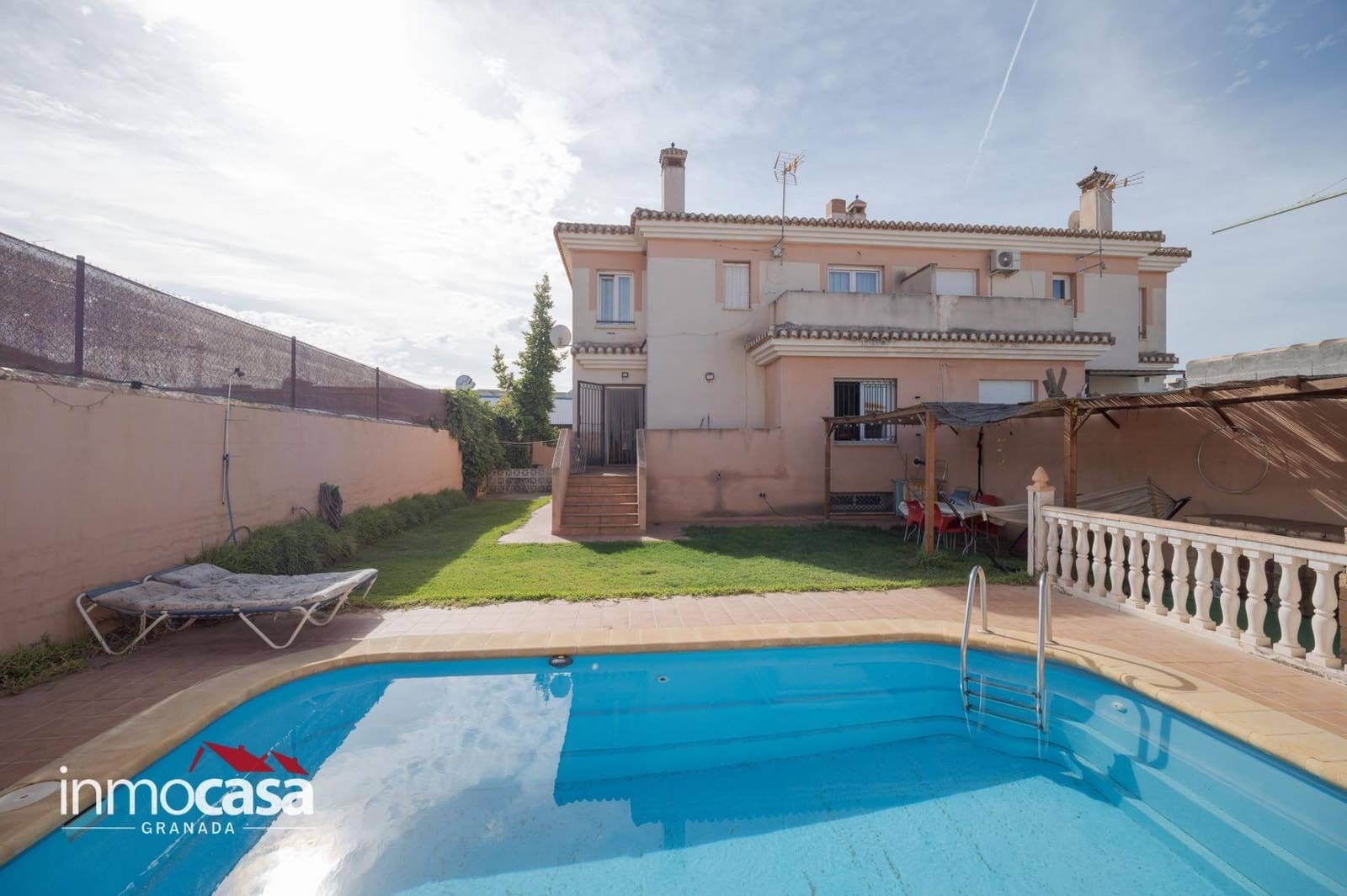 Pareado de 5 habitaciones en Padul en venta con piscina garaje - 305.000 € (Ref: 10171866)