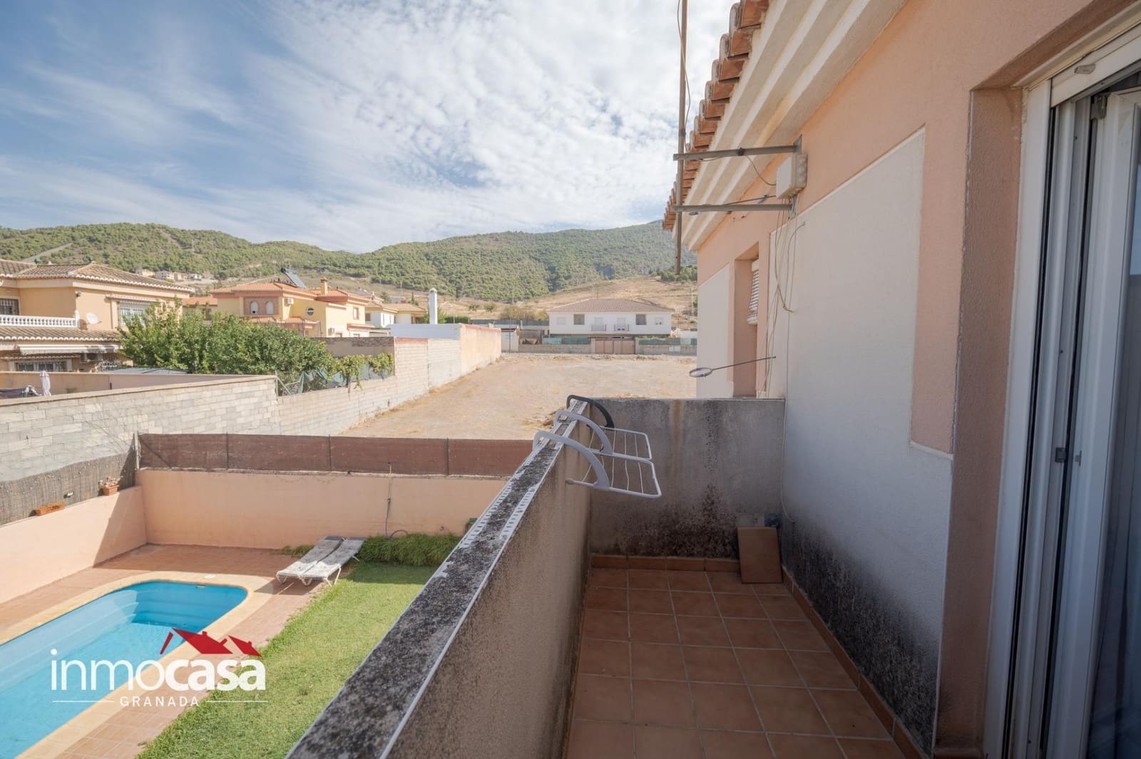Pareado de 5 habitaciones en Padul en venta con piscina garaje - 305.000 € (Ref: 10171866)