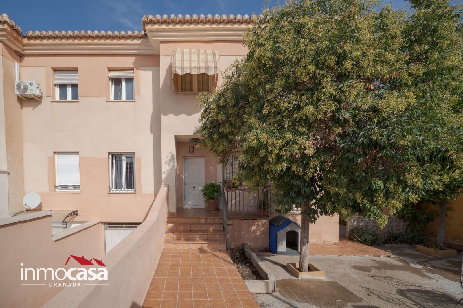 Pareado de 5 habitaciones en Padul en venta con piscina garaje - 305.000 € (Ref: 10171866)