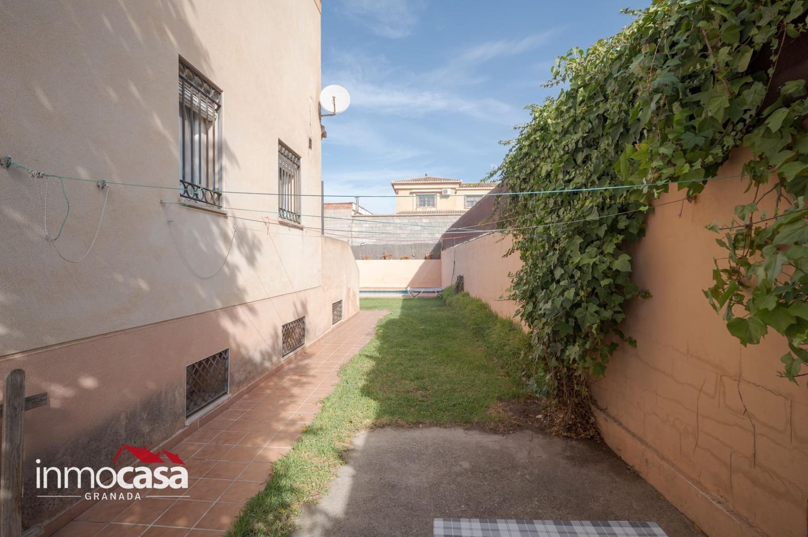 Pareado de 5 habitaciones en Padul en venta con piscina garaje - 305.000 € (Ref: 10171866)