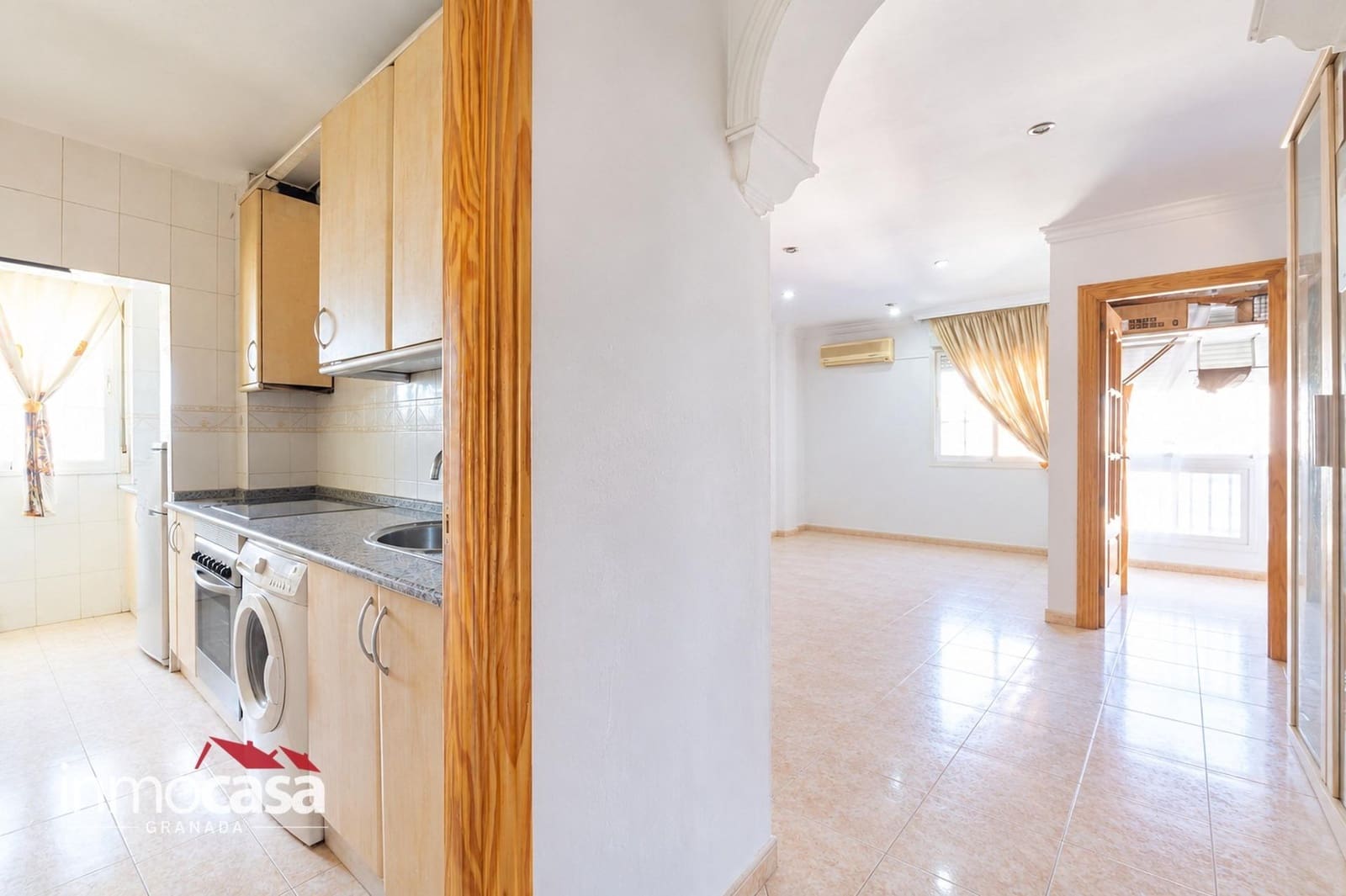 Piso de 3 habitaciones en Granada ciudad en venta - 106.000 € (Ref: 10180762)