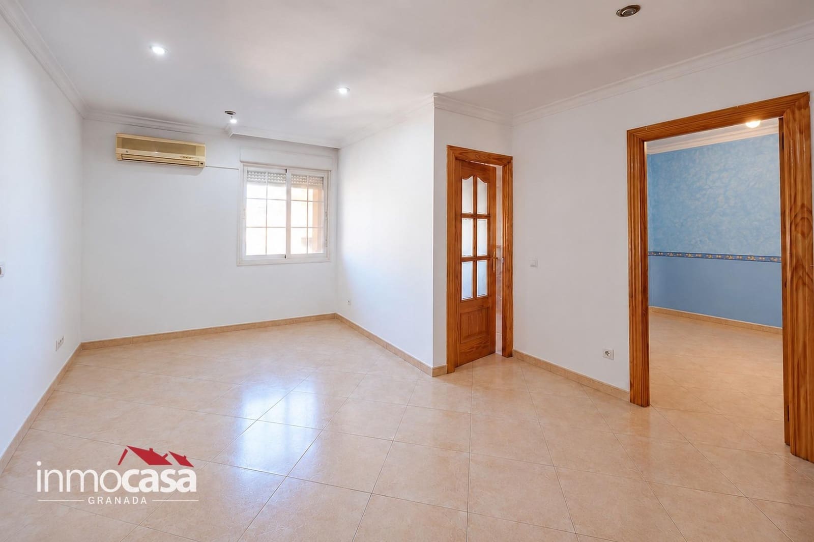 Piso de 3 habitaciones en Granada ciudad en venta - 106.000 € (Ref: 10180762)