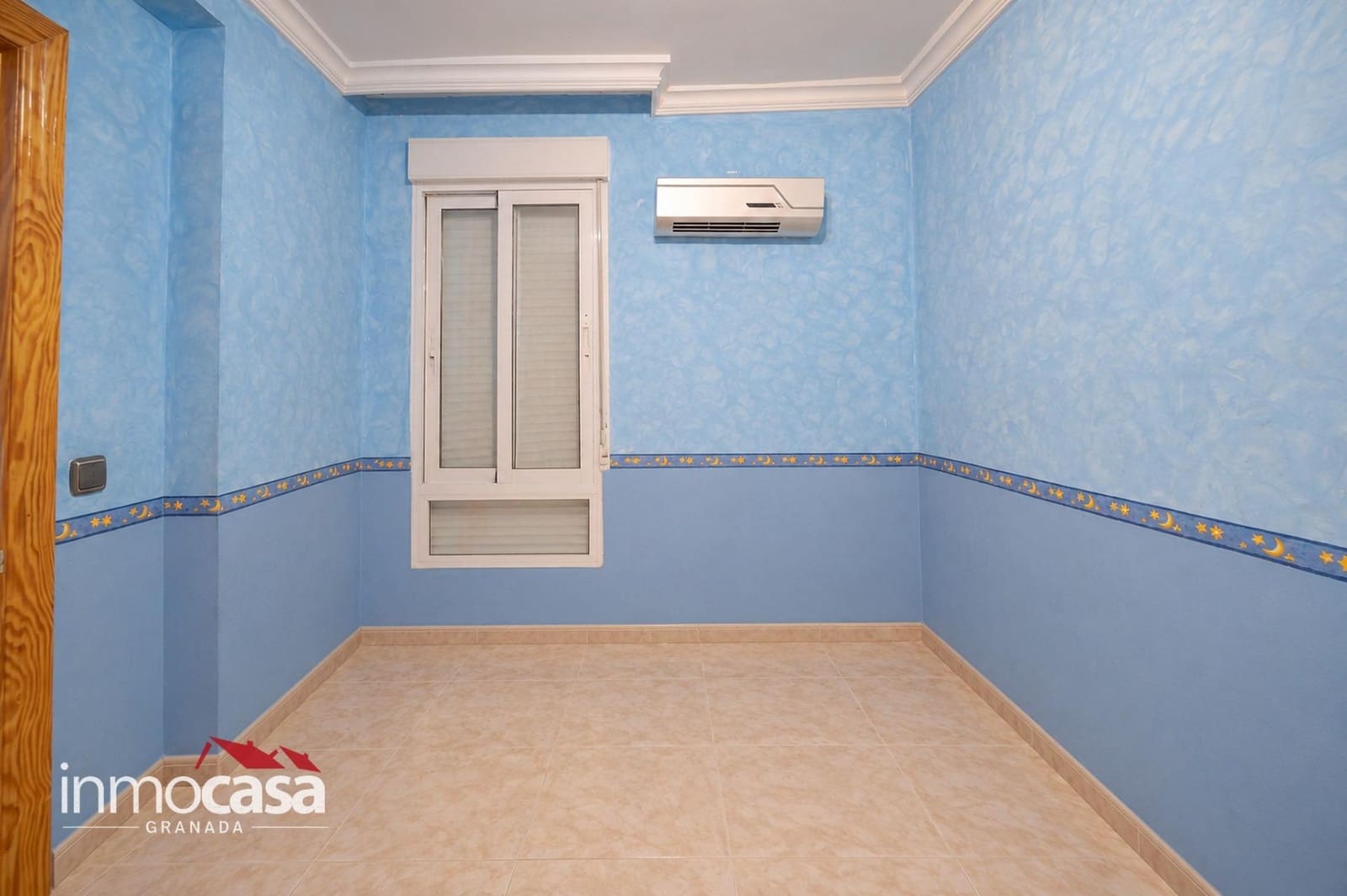 Piso de 3 habitaciones en Granada ciudad en venta - 106.000 € (Ref: 10180762)