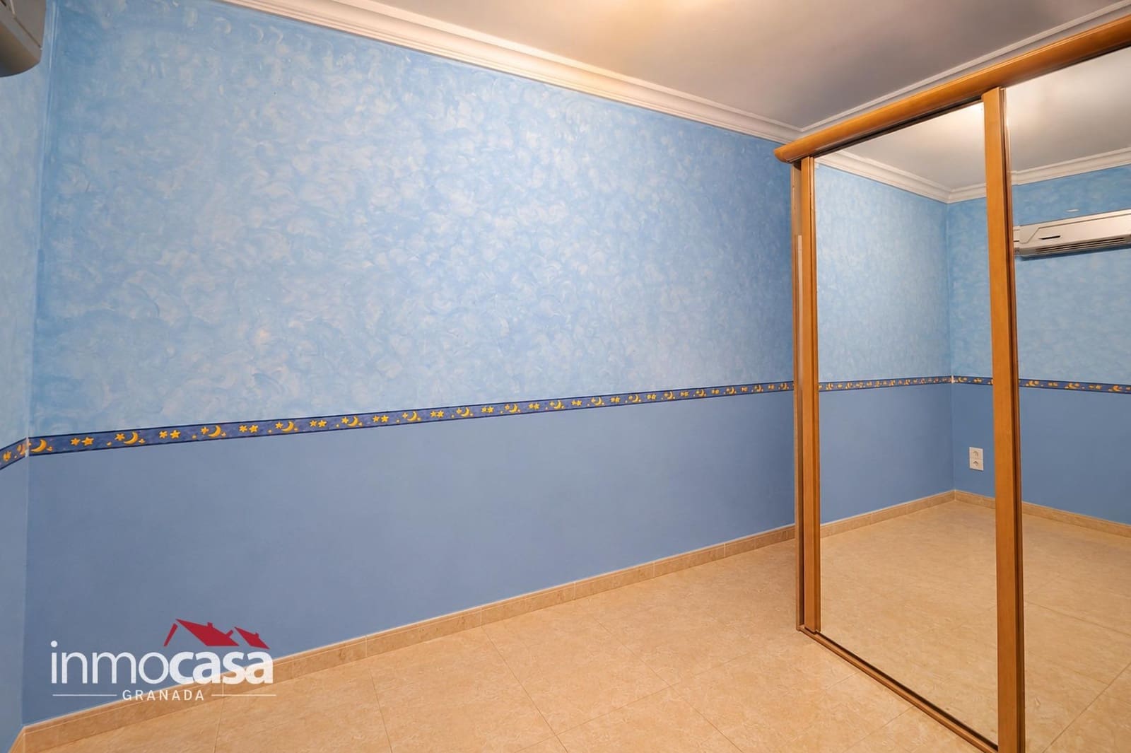 Piso de 3 habitaciones en Granada ciudad en venta - 106.000 € (Ref: 10180762)