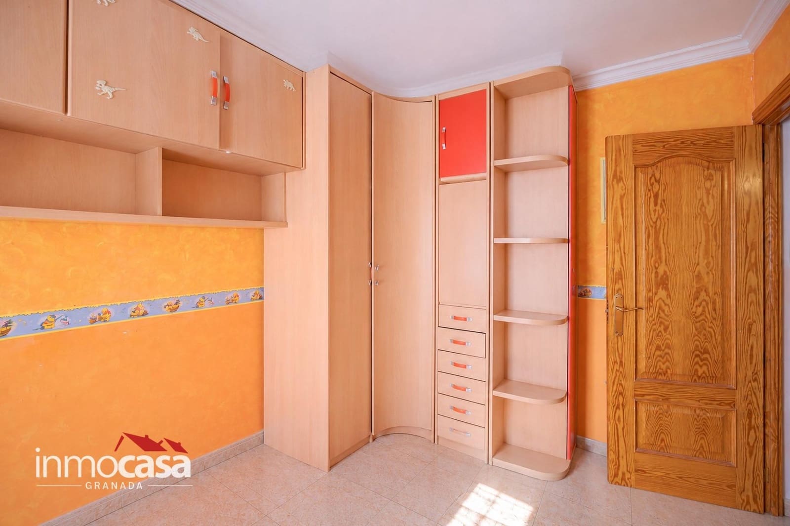 Piso de 3 habitaciones en Granada ciudad en venta - 106.000 € (Ref: 10180762)