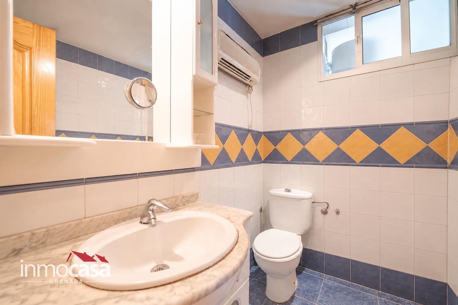 Piso de 3 habitaciones en Granada ciudad en venta - 106.000 € (Ref: 10180762)