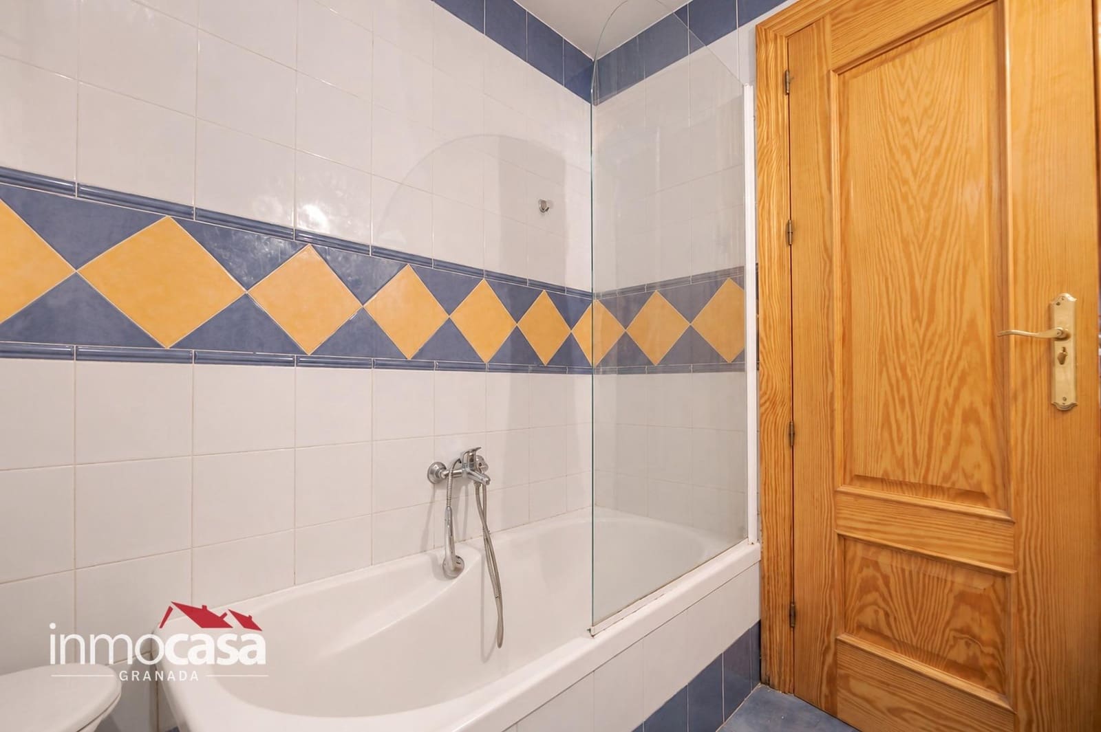 Piso de 3 habitaciones en Granada ciudad en venta - 106.000 € (Ref: 10180762)