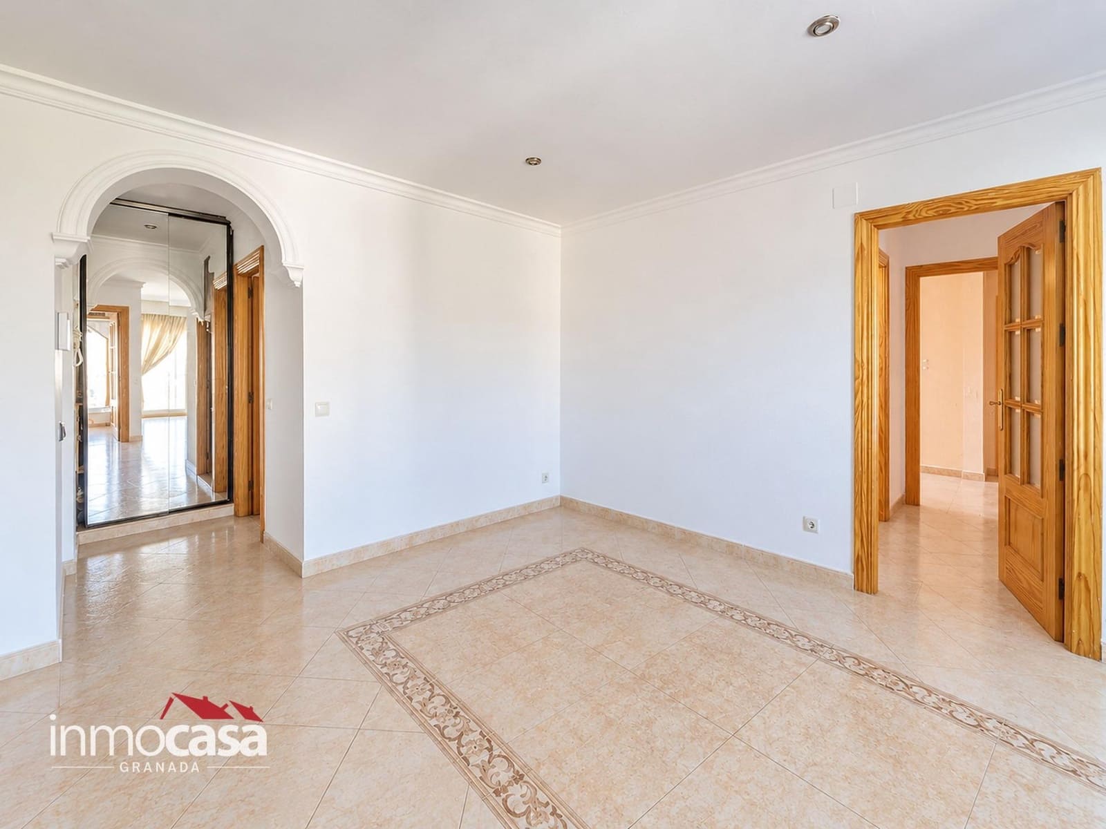 Piso de 3 habitaciones en Granada ciudad en venta - 106.000 € (Ref: 10180762)