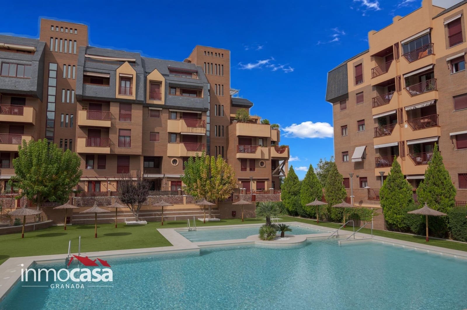 Appartement de 3 chambres à louer à Grenade ville avec piscine garage - 1 400 € (Ref: 10187247)