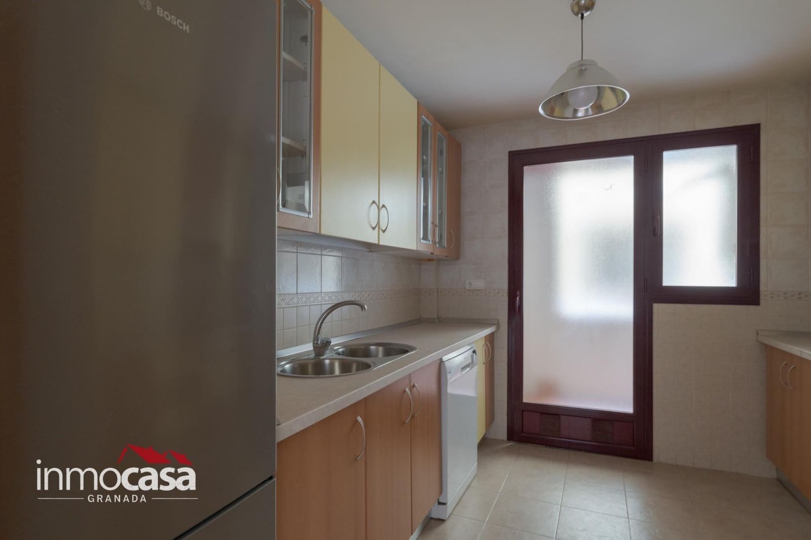 Appartement de 3 chambres à louer à Grenade ville avec piscine garage - 1 400 € (Ref: 10187247)
