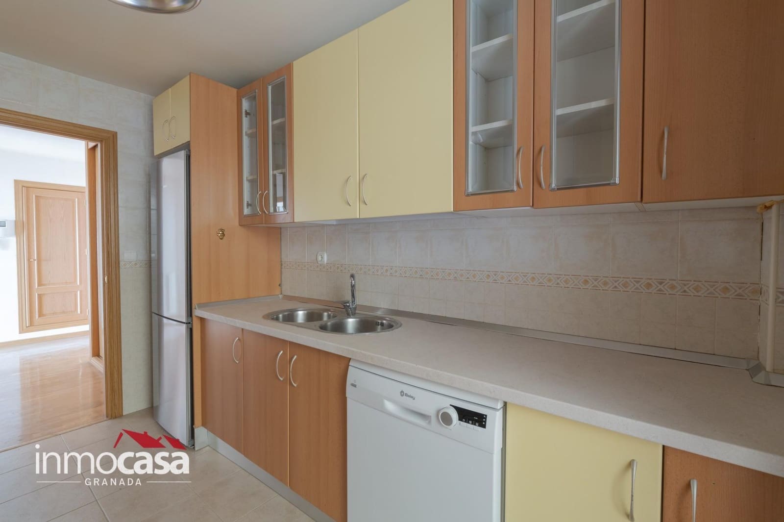 Appartement de 3 chambres à louer à Grenade ville avec piscine garage - 1 400 € (Ref: 10187247)